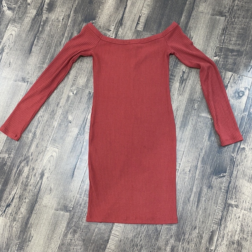Gently used long sleeve ribbed dress - Picture 3 of 4